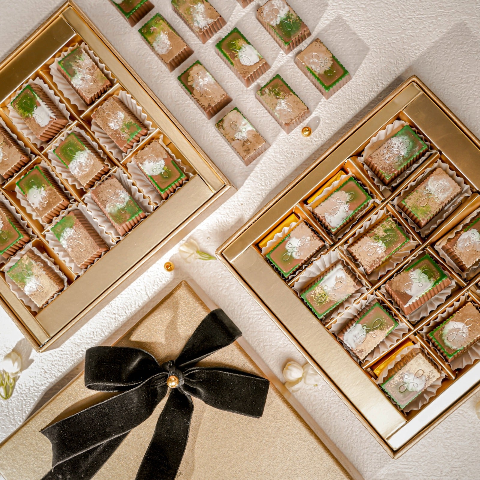 Classic Gold Pistachio Box  (12 Pcs)