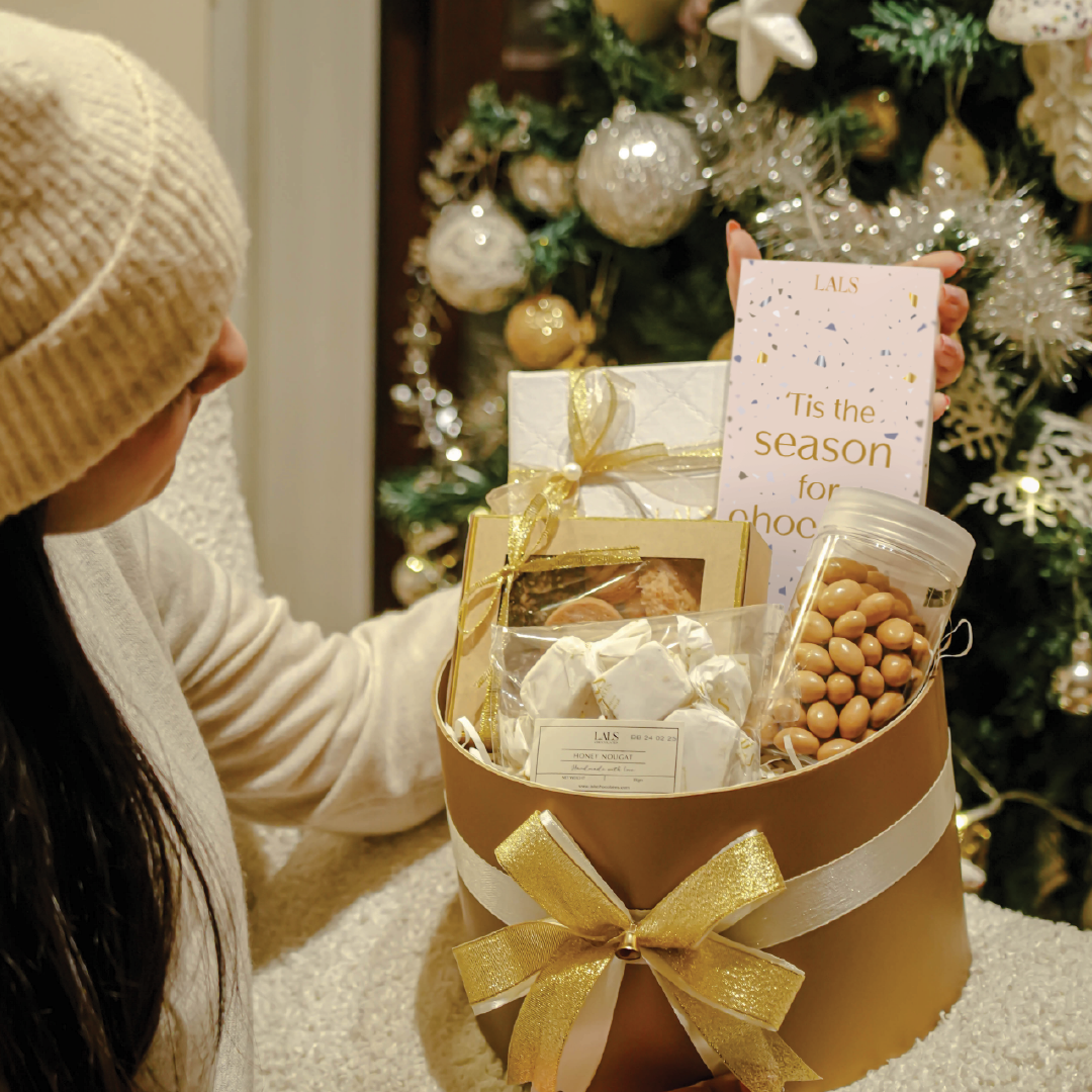 lsm.jpg4.us | las-024 Xmas Signature Hamper – Lals - Chocolate and Gifting Brand in Pakistan