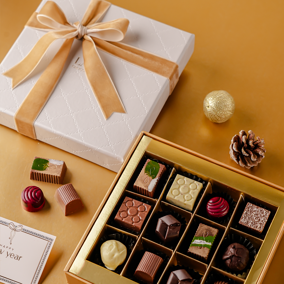 Dove Grey Leather (12 Pcs)