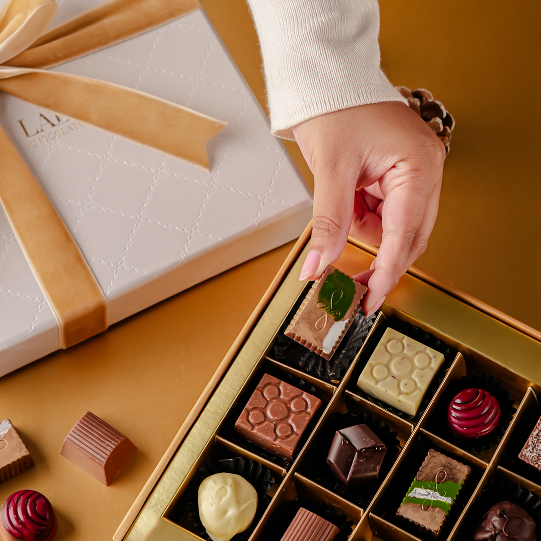 Dove Grey Leather (12 Pcs)